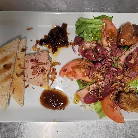 Отель Le Saint Benoist